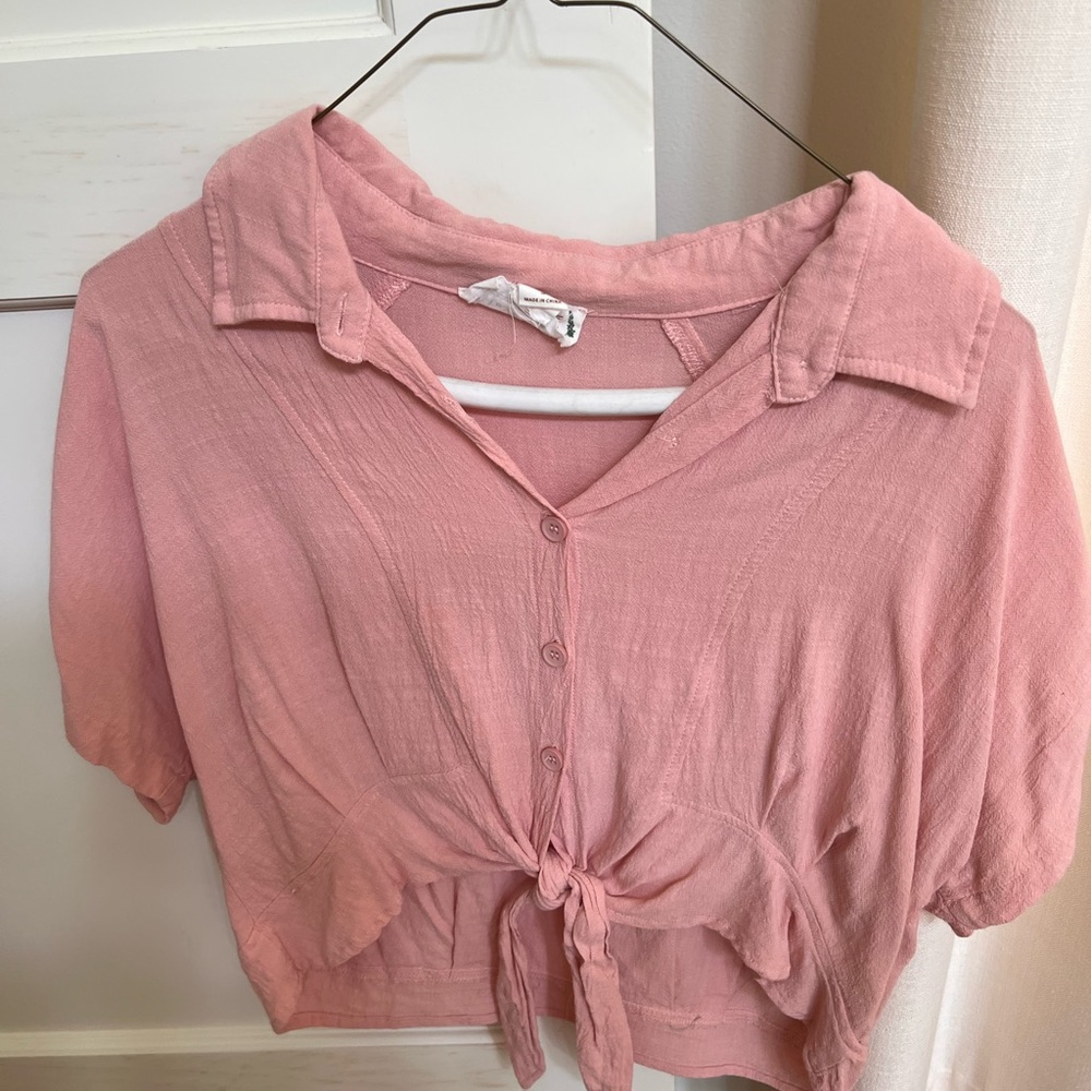 Pink Boutique Cropped Tie top!